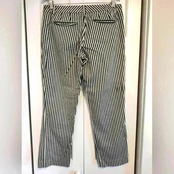 New York & Company Black & White striped pants | straight leg | size 6 - Picture 2 of 5